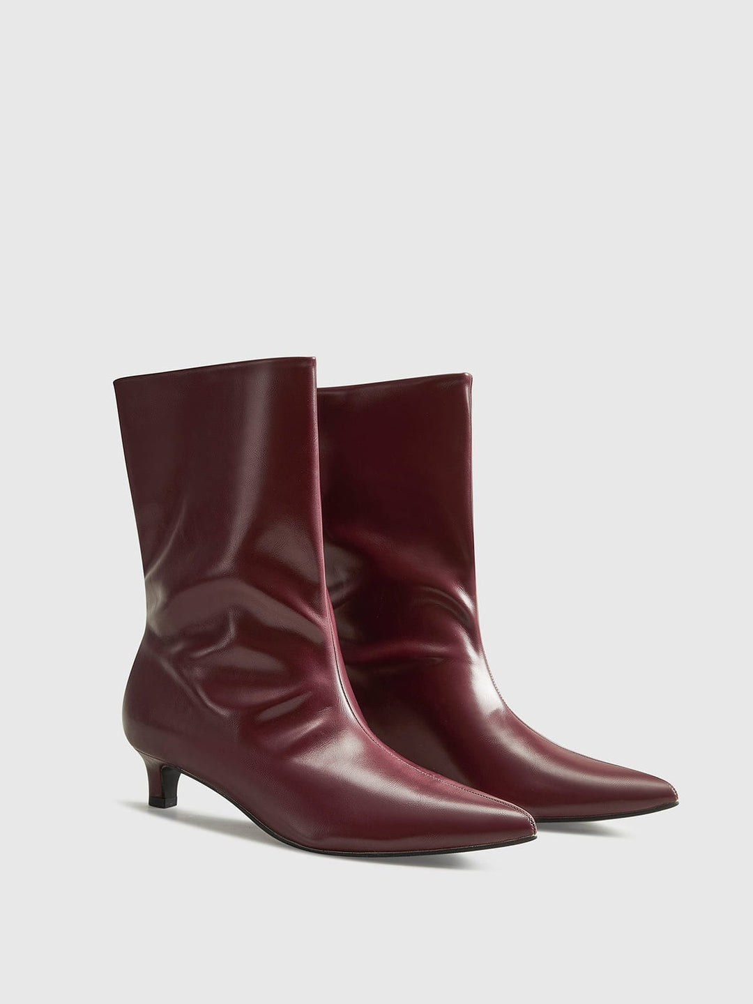 Élise | Minimalist Leather Ankle Boots in Burgundy
